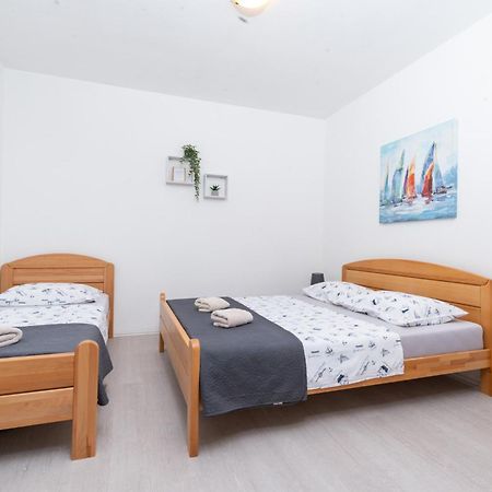 Apartmani Stanka โปดสตรานา ภายนอก รูปภาพ