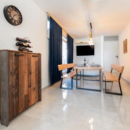 Apartmani Stanka โปดสตรานา ภายนอก รูปภาพ