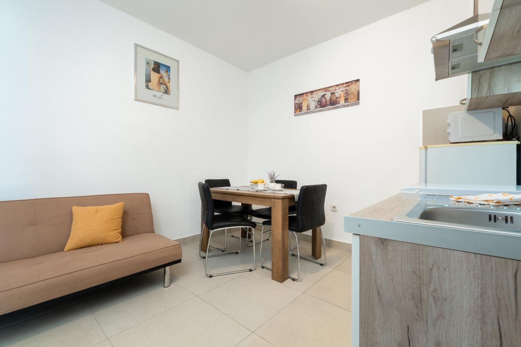 Apartmani Stanka โปดสตรานา ภายนอก รูปภาพ